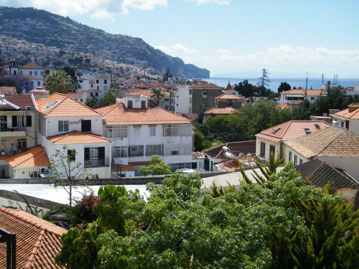 Peaceful Top Floor Apt W Balconies - Cambridge Right - Ac Funchal  Extérieur photo